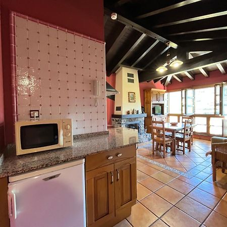 Apartamentos Turisticos Paseo De La Alameda Villaviciosa  Buitenkant foto