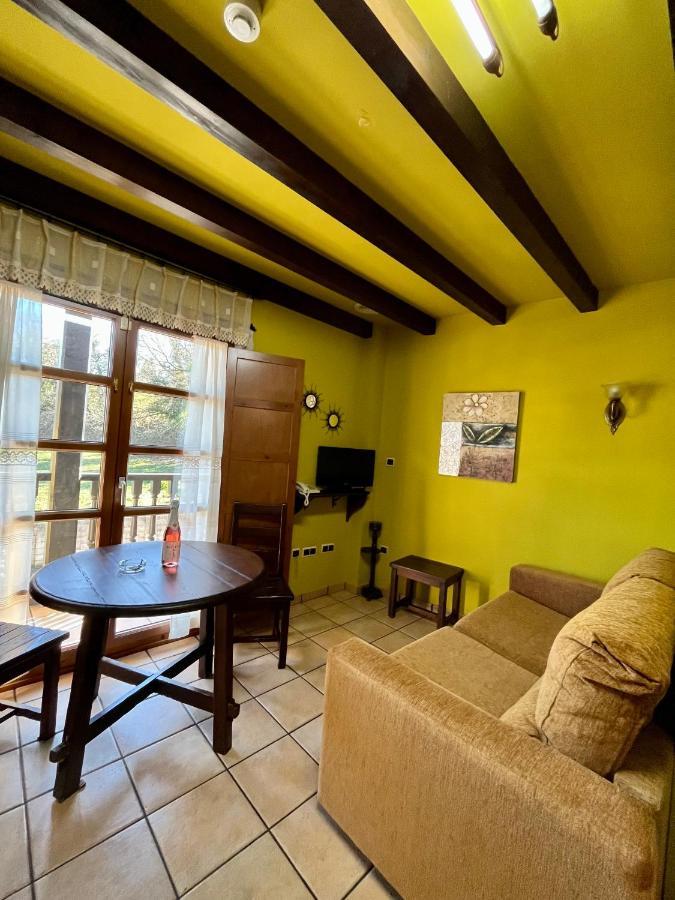 Apartamentos Turisticos Paseo De La Alameda Villaviciosa  Buitenkant foto