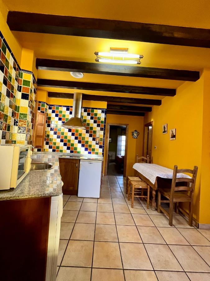 Apartamentos Turisticos Paseo De La Alameda Villaviciosa  Buitenkant foto