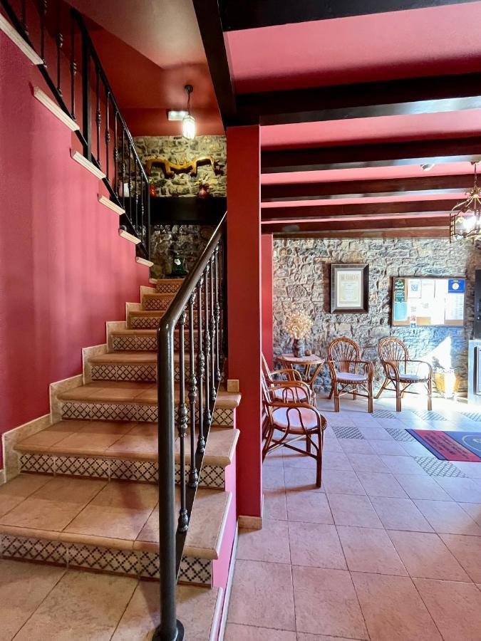 Apartamentos Turisticos Paseo De La Alameda Villaviciosa  Buitenkant foto