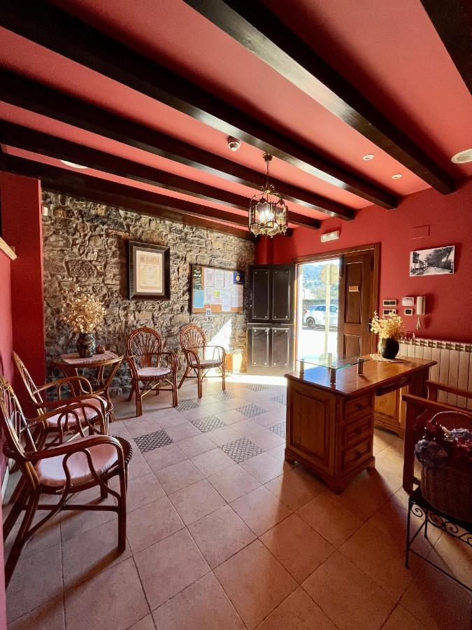 Apartamentos Turisticos Paseo De La Alameda Villaviciosa  Buitenkant foto