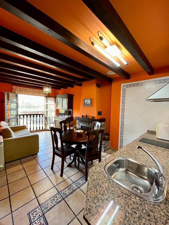 Apartamentos Turisticos Paseo De La Alameda Villaviciosa  Buitenkant foto