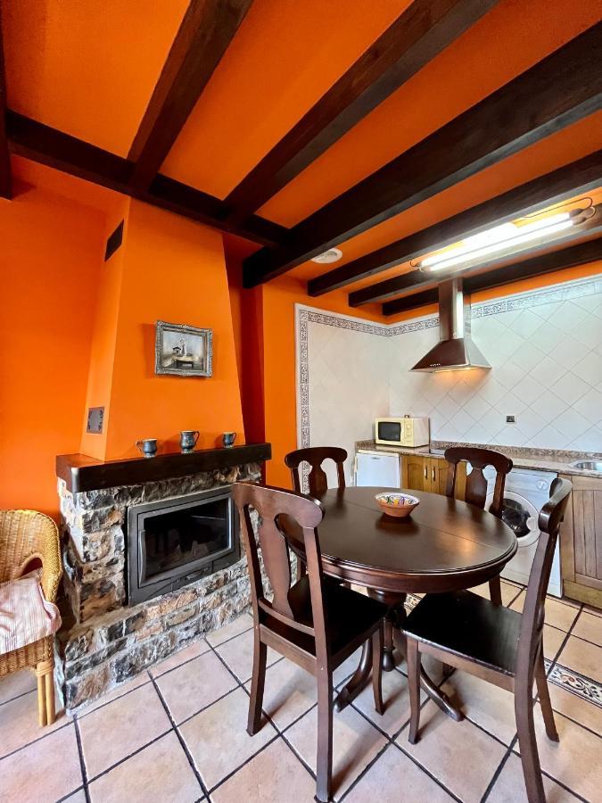 Apartamentos Turisticos Paseo De La Alameda Villaviciosa  Buitenkant foto