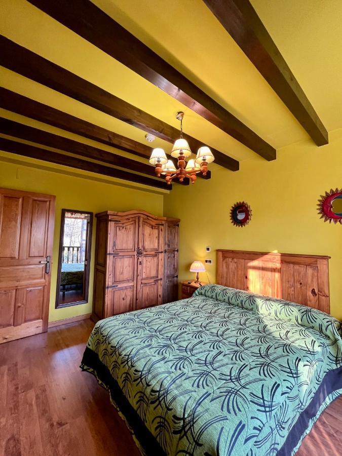 Apartamentos Turisticos Paseo De La Alameda Villaviciosa  Buitenkant foto