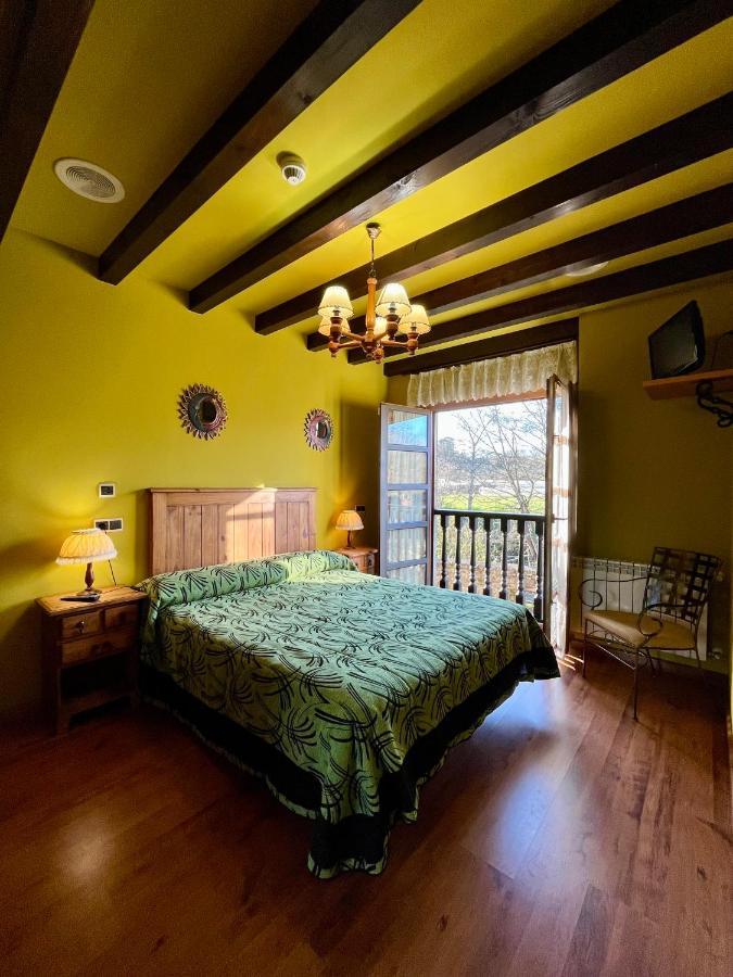 Apartamentos Turisticos Paseo De La Alameda Villaviciosa  Buitenkant foto