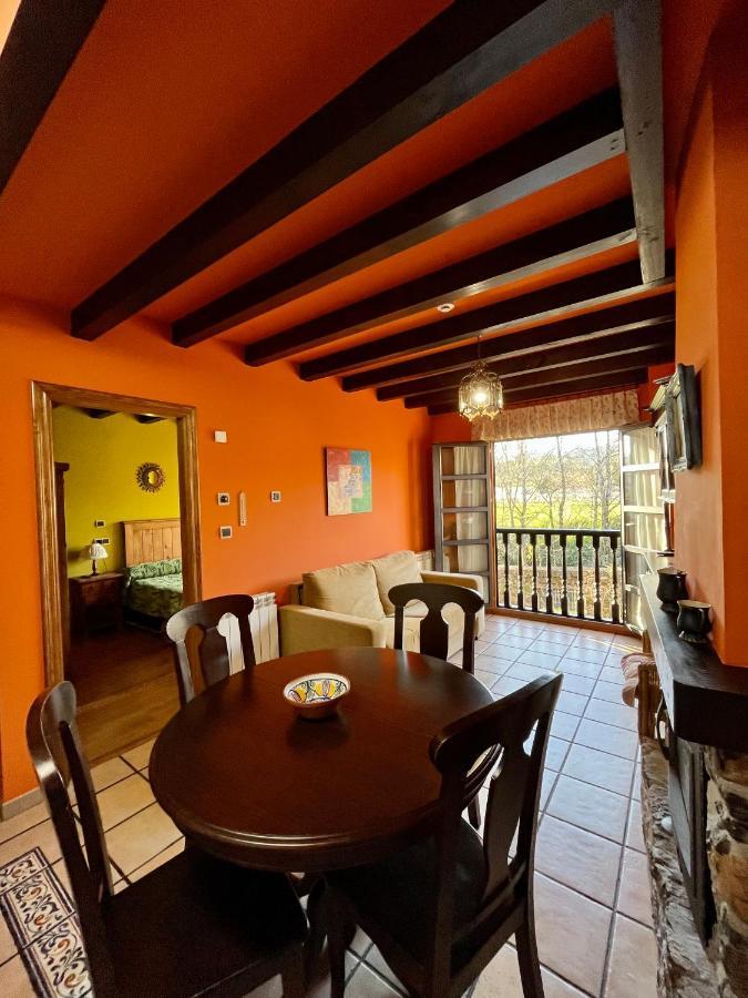 Apartamentos Turisticos Paseo De La Alameda Villaviciosa  Buitenkant foto