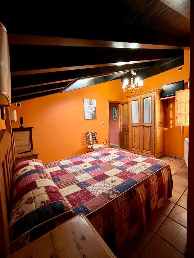 Apartamentos Turisticos Paseo De La Alameda Villaviciosa  Buitenkant foto