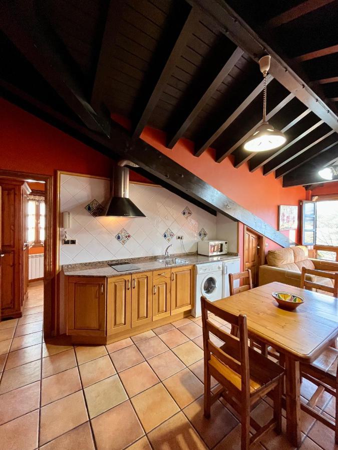 Apartamentos Turisticos Paseo De La Alameda Villaviciosa  Buitenkant foto
