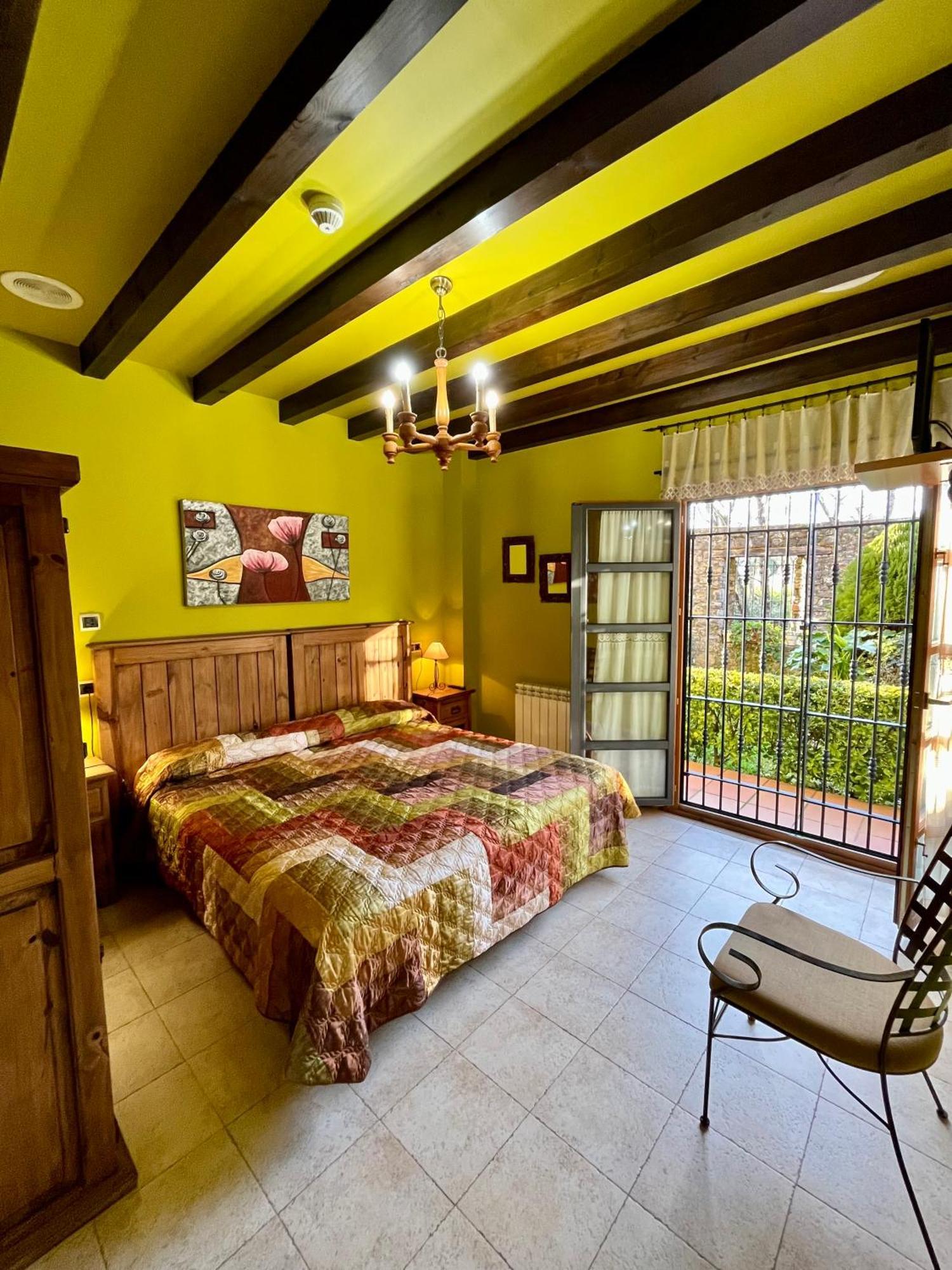 Apartamentos Turisticos Paseo De La Alameda Villaviciosa  Buitenkant foto