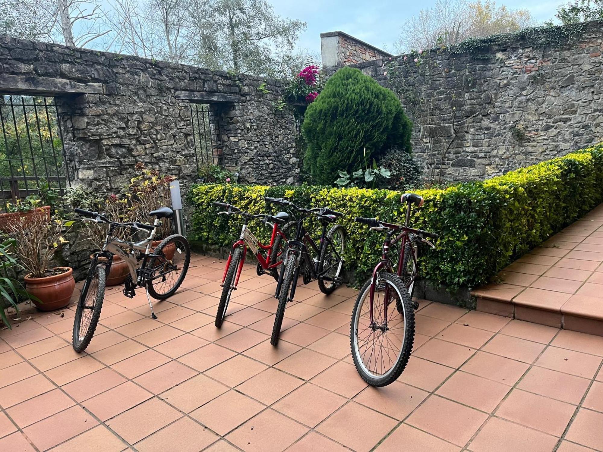 Apartamentos Turisticos Paseo De La Alameda Villaviciosa  Buitenkant foto