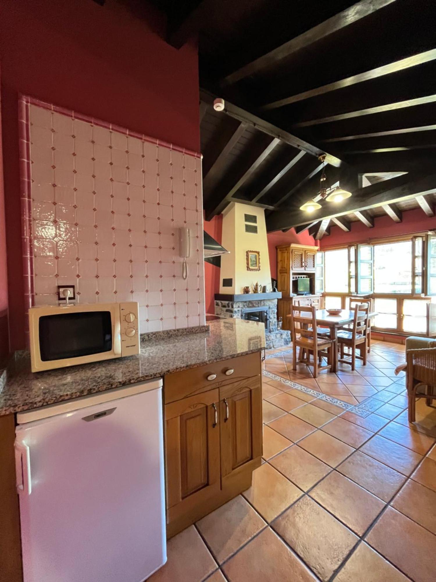 Apartamentos Turisticos Paseo De La Alameda Villaviciosa  Buitenkant foto
