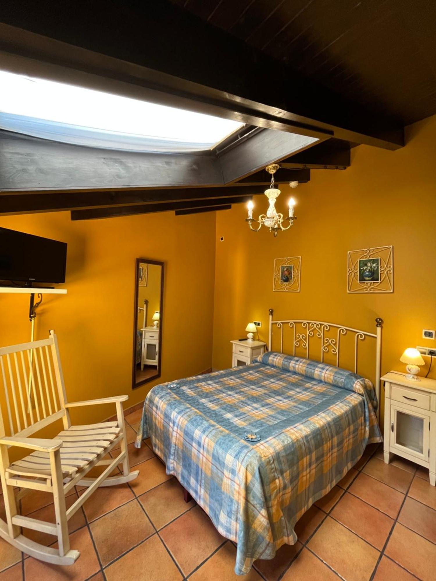 Apartamentos Turisticos Paseo De La Alameda Villaviciosa  Buitenkant foto